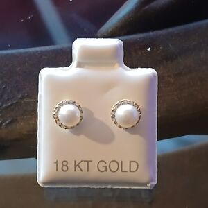 18K Gold Pearl Halo Stud Earrings - Gold & White Pearls